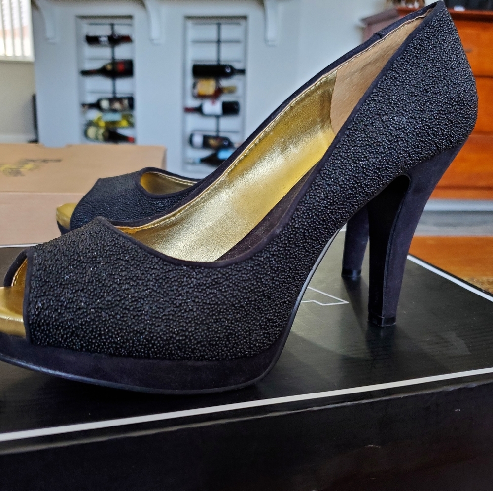 Nine West Black and Gold Glitter heels - Picture 3 of 5